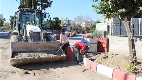 Büyükşehir ekipleri, Serap Aktaş Koşu Yolu'nda düzenleme çalışması yapıyor