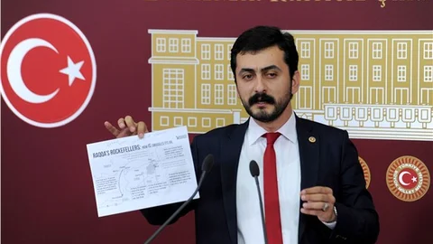 Erdem Can Dündar’ın tutuklanmasıyla hükümet IŞİD’e silah sevkiyatını kabul etti