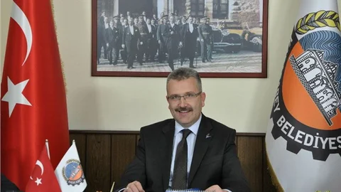 Karacabey Belediyesi'nden 15 okula çevre düzenlemesi katkısı