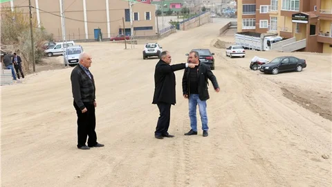 Yahyalı Belediyesi, sanayi girişindeki kavşakta genişletme çalışması yaptı