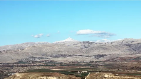 Nemrut Dağı'na mevsimin ilk karı düştü