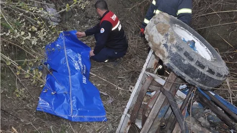 Traktör devrildi, 1 kadın öldü