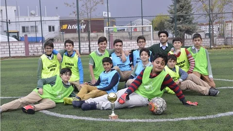 Sınıflar arası futbol turnuvası düzenlendi