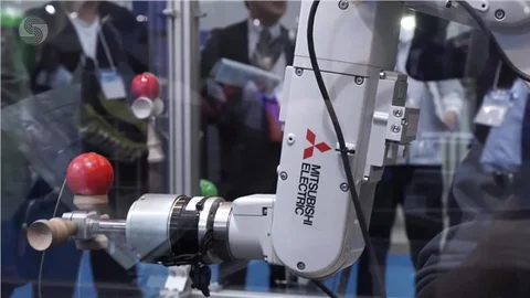 Tokyo’daki Uluslararası Robot Sergisi ileri teknoloji ürünleriyle dikkat çekiyor