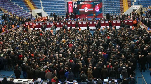 Trabzonspor kongresinde oy kullanma işlemi sürüyor