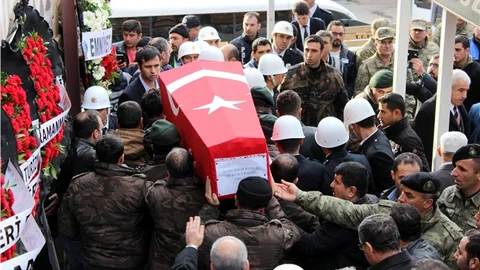 Şehit polis dualarla toprağa verildi