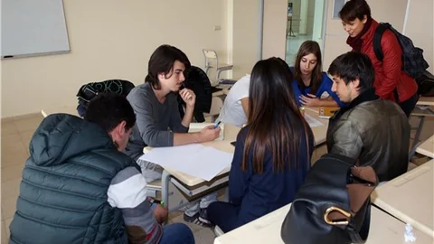 Reklamcı Gürül Öğüt iletişim öğrencileriyle atölye çalışması yaptı