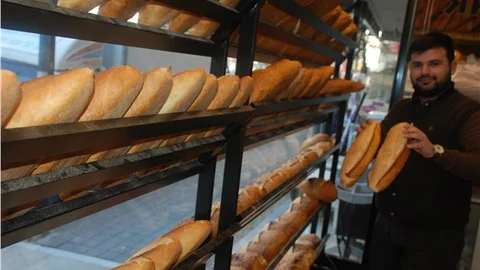 Ekmek zammına tepki Asgari ücrete yüzde 5 zam, ekmeğe yüzde 25 zam vicdansızlık