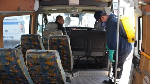 Belediye toplu taşıma araçlarını dezenfekte işlemine başladı