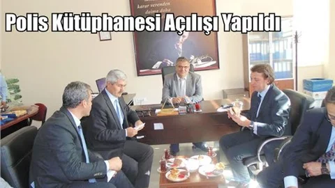 Mehmet Akif Ersoy Ortaokulu’nda Polis Kütüphanesi Açılışı Yapıldı