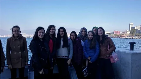 Simav Özel Bahar Ortaokulu İzmir’e eğitim ve kültür gezisi düzenledi
