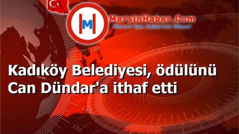 Kadıköy Belediyesi, ödülünü Can Dündar'a ithaf etti
