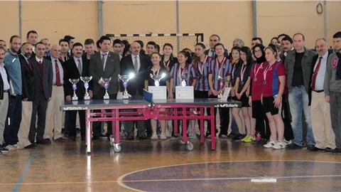 Trabzon'da masa tenisi birincileri belli oldu