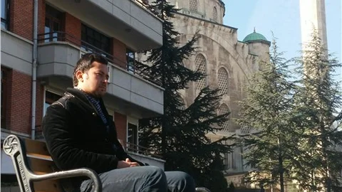 Batan botta 4 aylık bebeğini kaybeden Afgan gazetecinin yürek burkan hikayesi