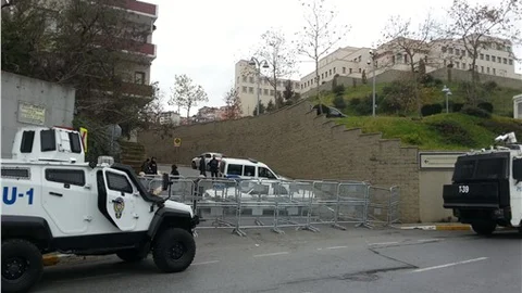 ABD Konsolosluğu'nda güvenlik tedbirleri üst seviyeye çıkarıldı