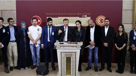 Atanamayan sağlıkçılar, TBMM'de sıkıntılarını anlattı