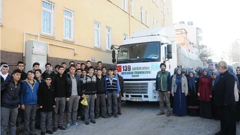 Öğrencilerin topladığı yardımlar Suriye’ye gönderildi