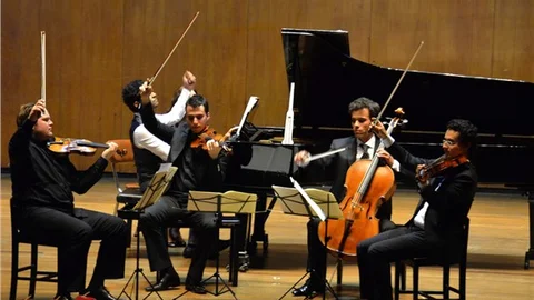 Genç müzisyenler, otizmliler için sahne alıyor