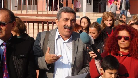 İzmir'de öğretmene şiddeti protesto eylemi