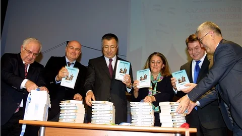 Kazak edebiyatının önemli romanı Türkçeye çevrildi