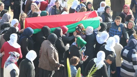 Nusaybin'de hayatını kaybeden 5 kişi toprağa verildi