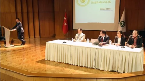 Üniversite çalışanlarına elektronik belge yönetim sistemi eğitimi verildi