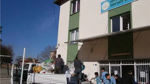 Acıpayam İmam Hatip Ortaokulu öğrencilerinden Türkmenlere yardım