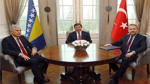 Davutoğlu, Bosna Hersekli konuklarını ağırladı