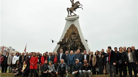 Antalya'nın göbeğine yapılacak üst geçide 'ucube' benzetmesi
