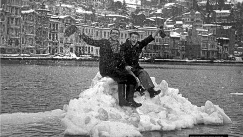 İstanbul'un kış günlüğü sergisi fotoğraf severler ile buluşuyor