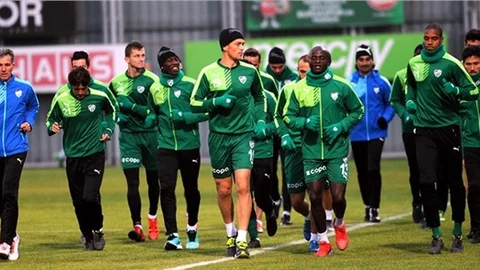 Bursaspor’da Josue ve Stoch, kadro dışı