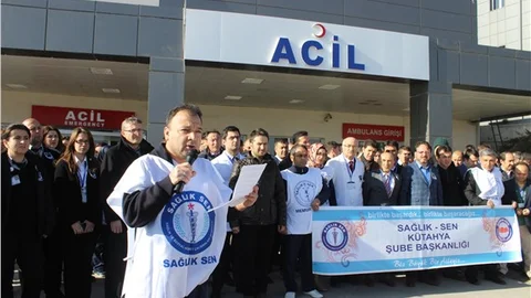 Hastane güvenlik görevlisinin darp edilmesi protesto edildi