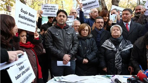 Gazeteci ve vatandaşlar, tutuklu 32 gazeteciye mektup-kartpostal gönderdi