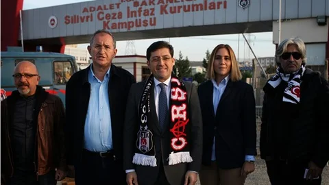 Beşiktaş Belediye Başkanı Hazinedar Talimatla gerçekleşen bir tutuklama var