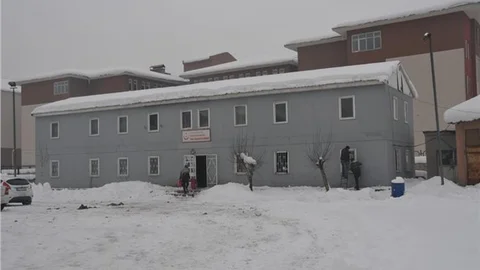 Yüksekova'da hastaların bilgilerinin yer aldığı bilgisayarlar çalındı