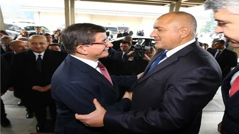 Davutoğlu, Bulgar mevkidaşı Borisov'la görüştü