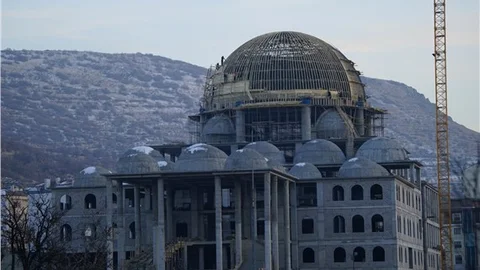Nevşehir Külliyesi’nin yapımı devam ediyor