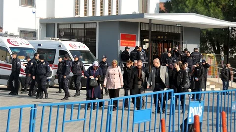 Dumanı ilk gören madenci İnceden bir duman geldi, önce önemsemedik