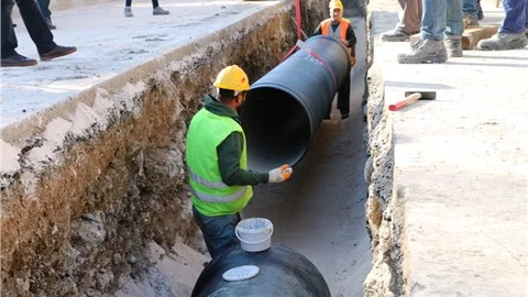 Hatay’da apartmanların altında kalan isale hatları yenileniyor