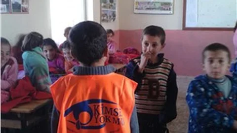 Kimse Yok Mu, öğrencilerin yüzünü güldürdü
