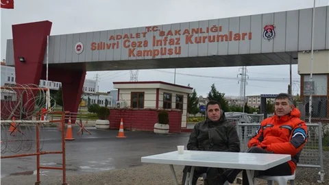 Umut nöbetini devralan Fatih Portakal Demokrasinin geldiği yer burası