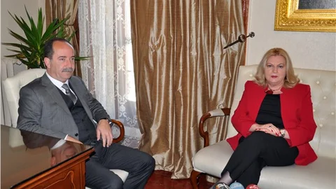 Kosova Diyalog Bakanı Tahiri, Edirne Belediyesi'ni ziyaret etti