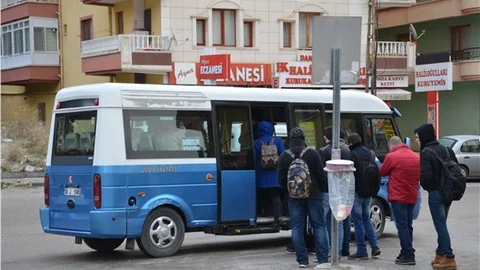 Dolmuş sayısı azaltılınca Sıhhiye hattını kullanan yolcular mağdur oldu