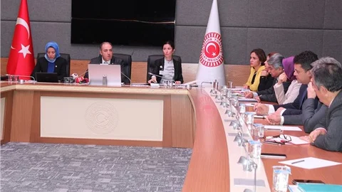 CHP'den tutuklu gazetecilere uygulanan tecrit için alt komisyon kurulsun önerisi