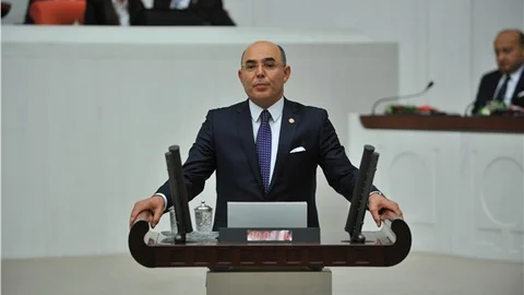 "Hükümetin yanlış siyaseti komşu ülkelerle ticareti yok etme noktasına getirdi"