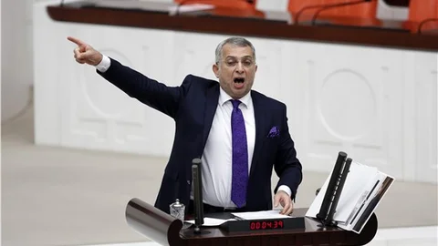 AK Partili Külünk'ün Meclis'teki Öcalan'lı konuşması tepki çekti