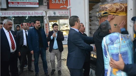 Kozan Belediyesi'nin Türkmenlere yardım konvoyu yola çıktı