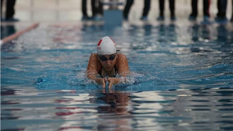 Antrenörlük kursunda otizmli sporcularla uygulama