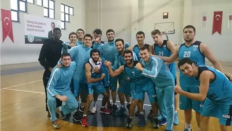 Canik Başarı, ÜNİLİG'de potanın lideri oldu