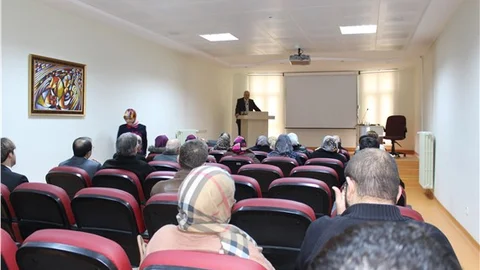 Evde sağlık hizmeti alanlara eğitim verildi